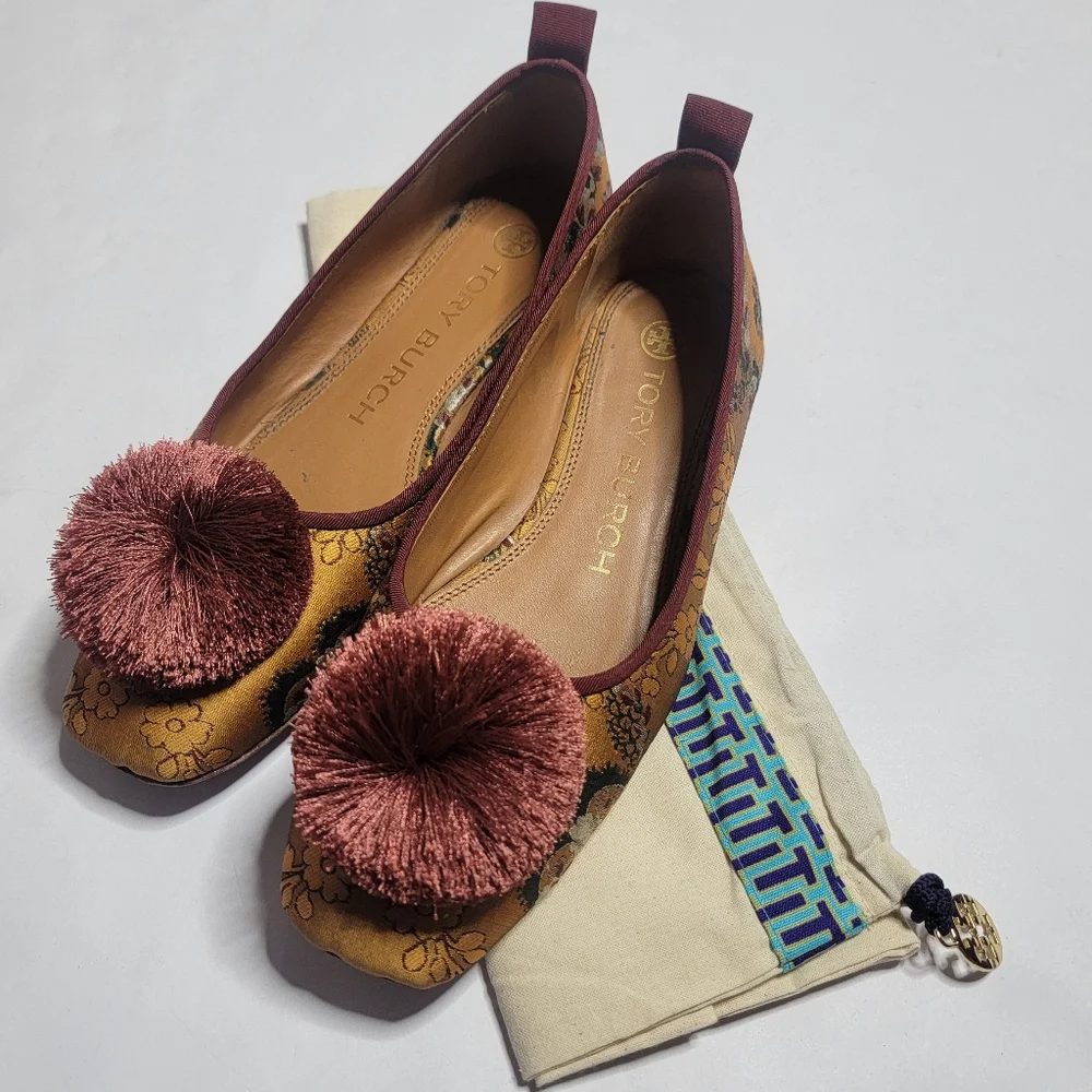 ✨ Tory Burch Pom Pom Ballet Flats Size 7M Floral Brocade Leather Sole